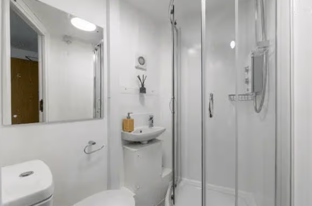 Property photo 1 of 50