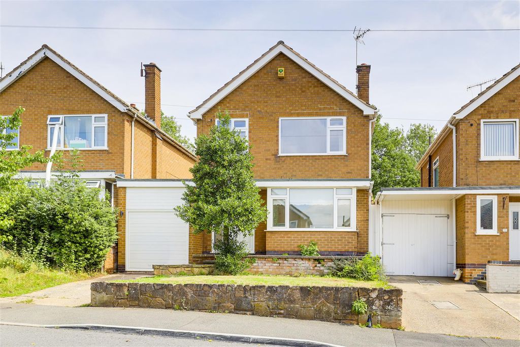 Property photo 1 of 17 9233.Jpg