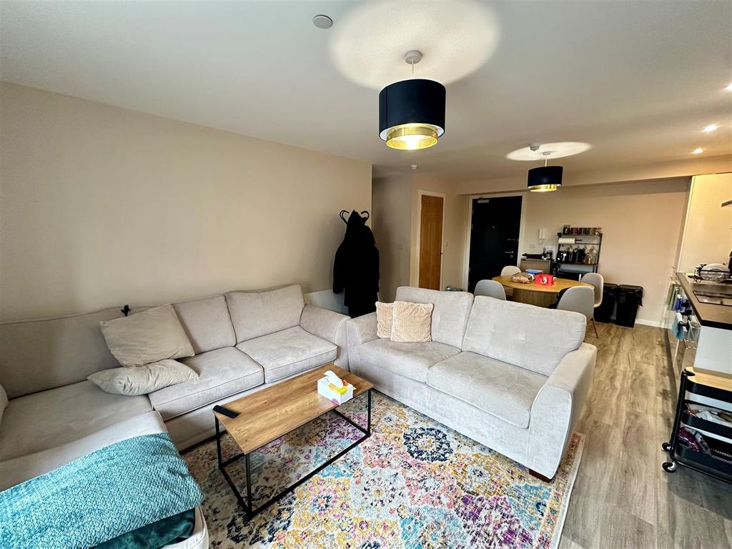 Property photo 3 of 24 16Bell16.Jpg