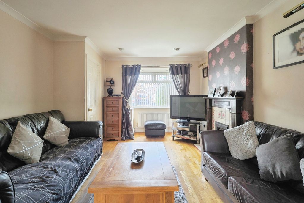 Property photo 3 of 17 Photo