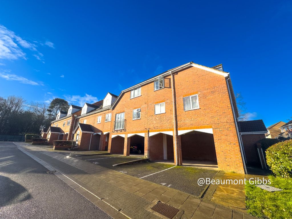 Property photo 1 of 9 4830600