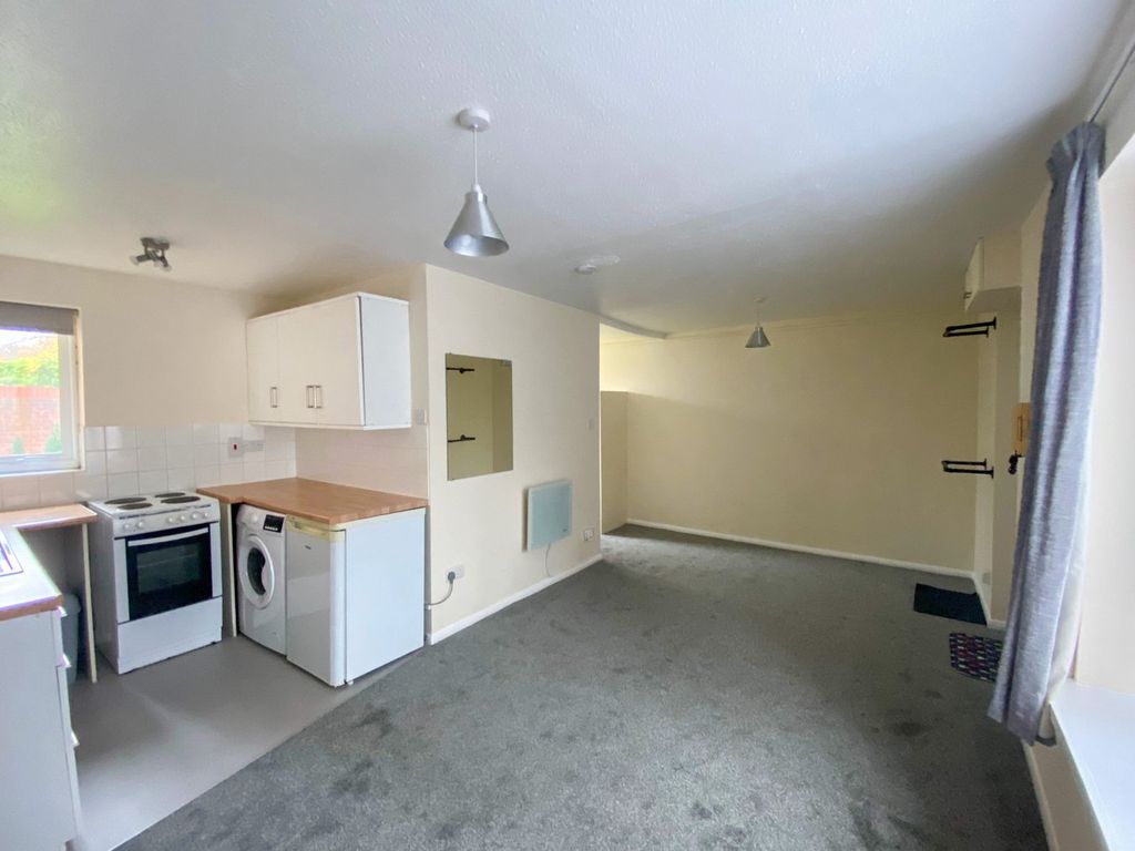 Property photo 2 of 6