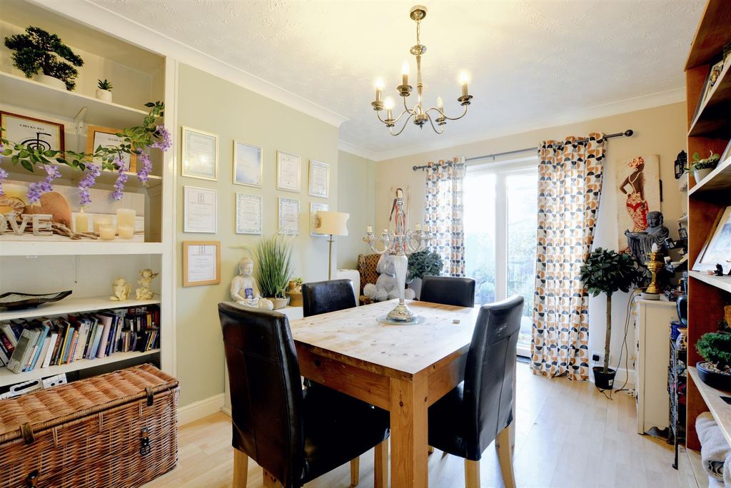 Property photo 3 of 20 Dining Room