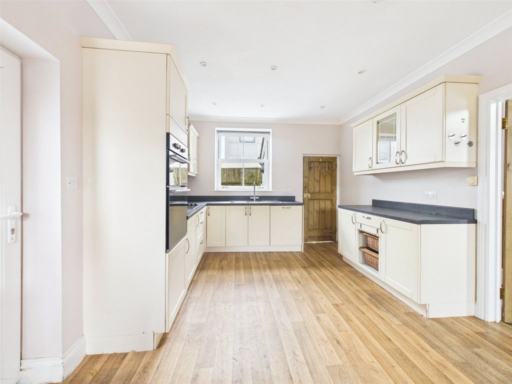 Property photo 3 of 18 Picture No. 08