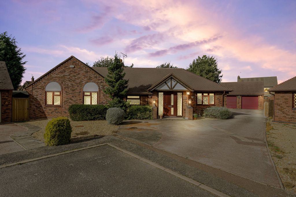 Property photo 1 of 17 Front