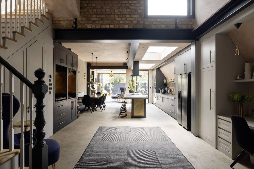 Property photo 2 of 25 Picture No. 04