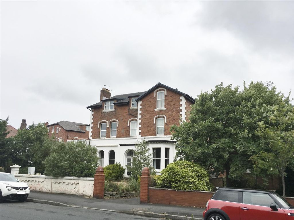 Property photo 1 of 16 External Front