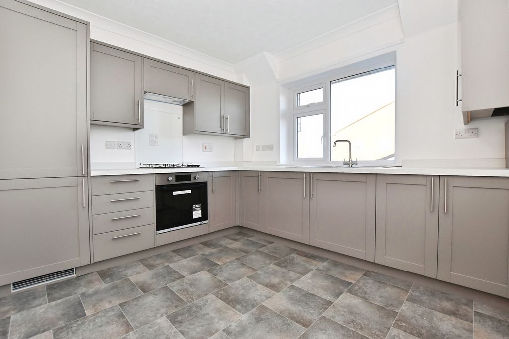 Property photo 2 of 17 Kitchen/Diner