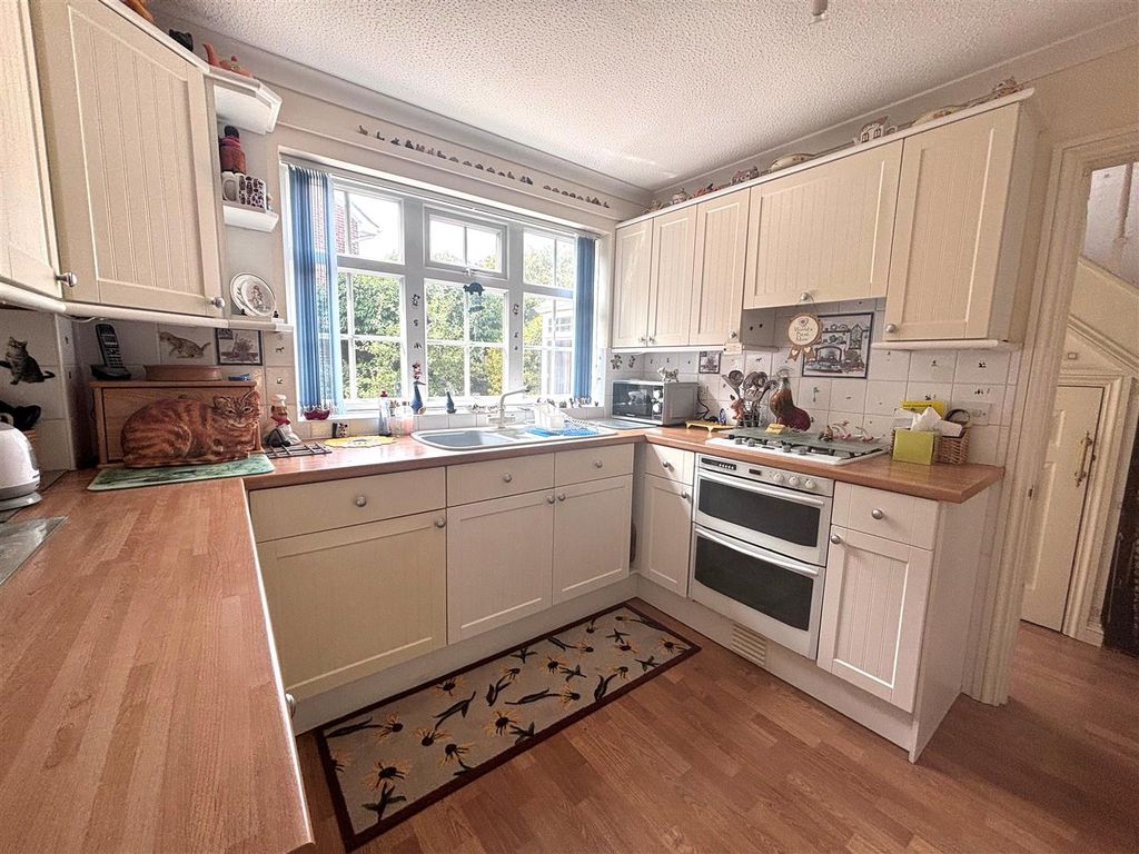 Property photo 3 of 20 Kitchen...Jpg