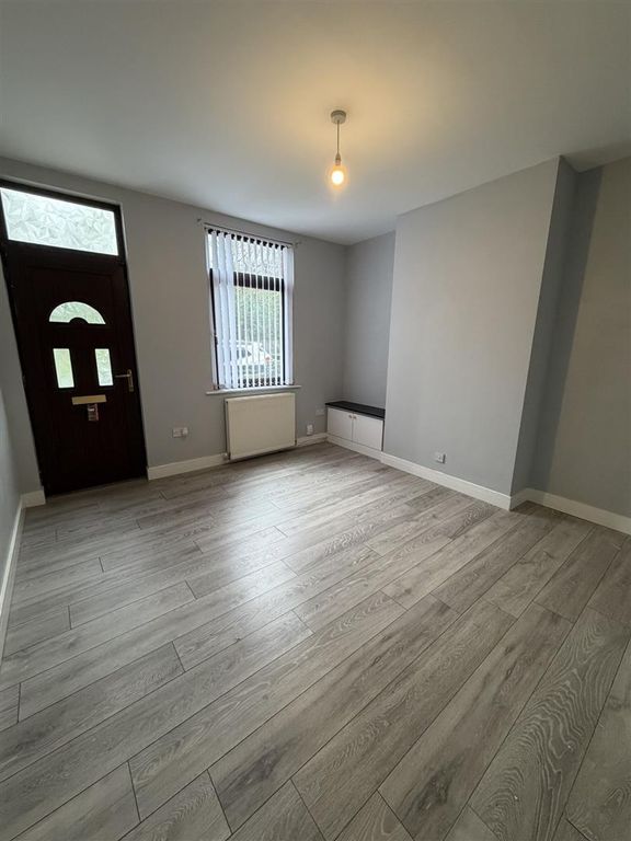 Property photo 2 of 13 844Ac431-15Bc-4797-Bf52-77bae5ba5A81.Jpg