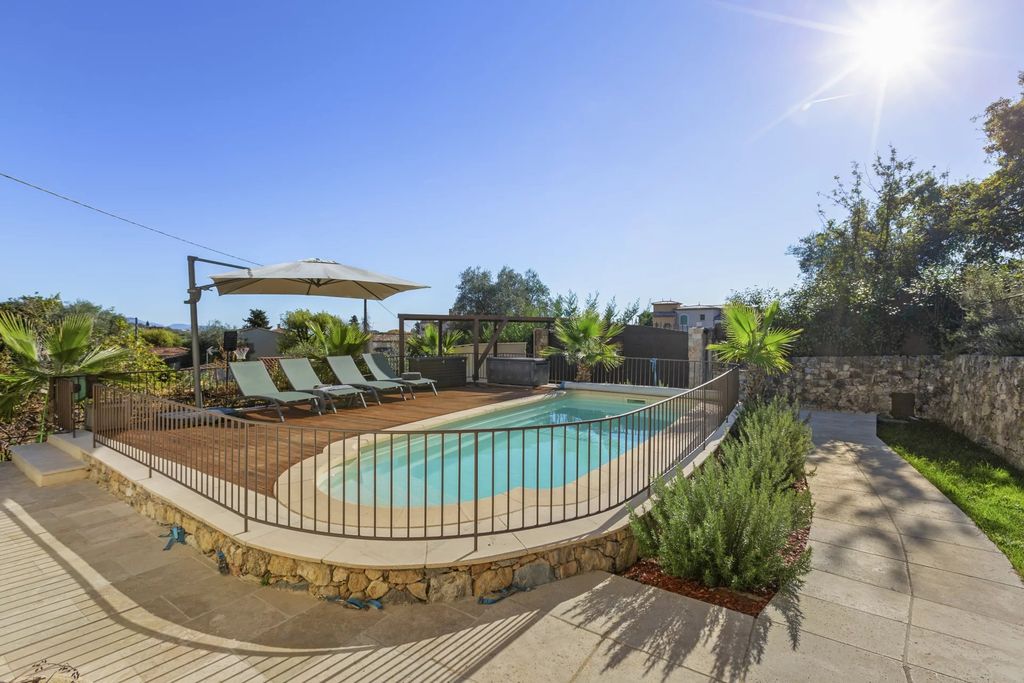 Property photo 3 of 47