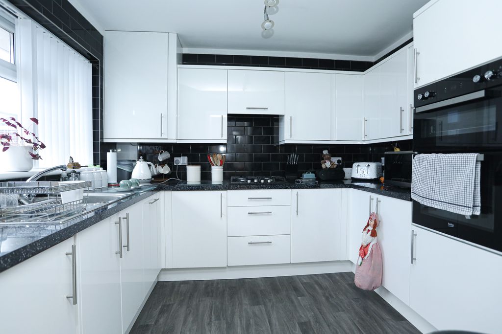 Property photo 2 of 11 Picture 2