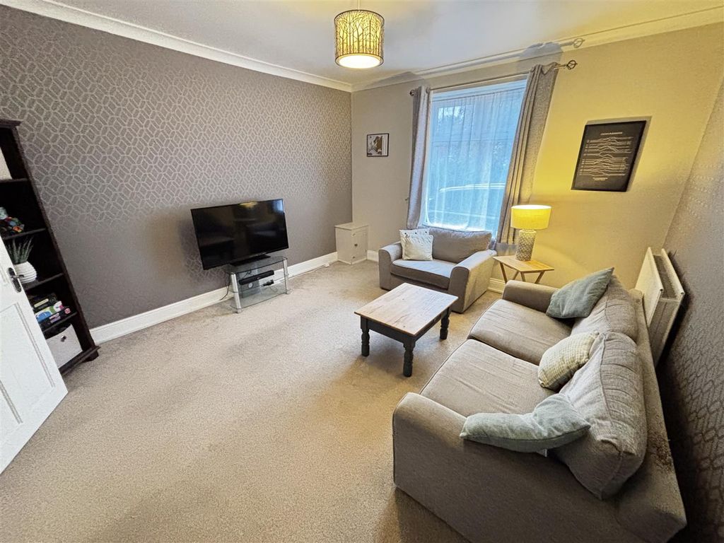 Property photo 3 of 16 Living Room