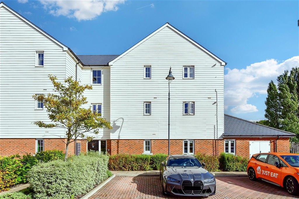 Property photo 3 of 8 External (Web) 1