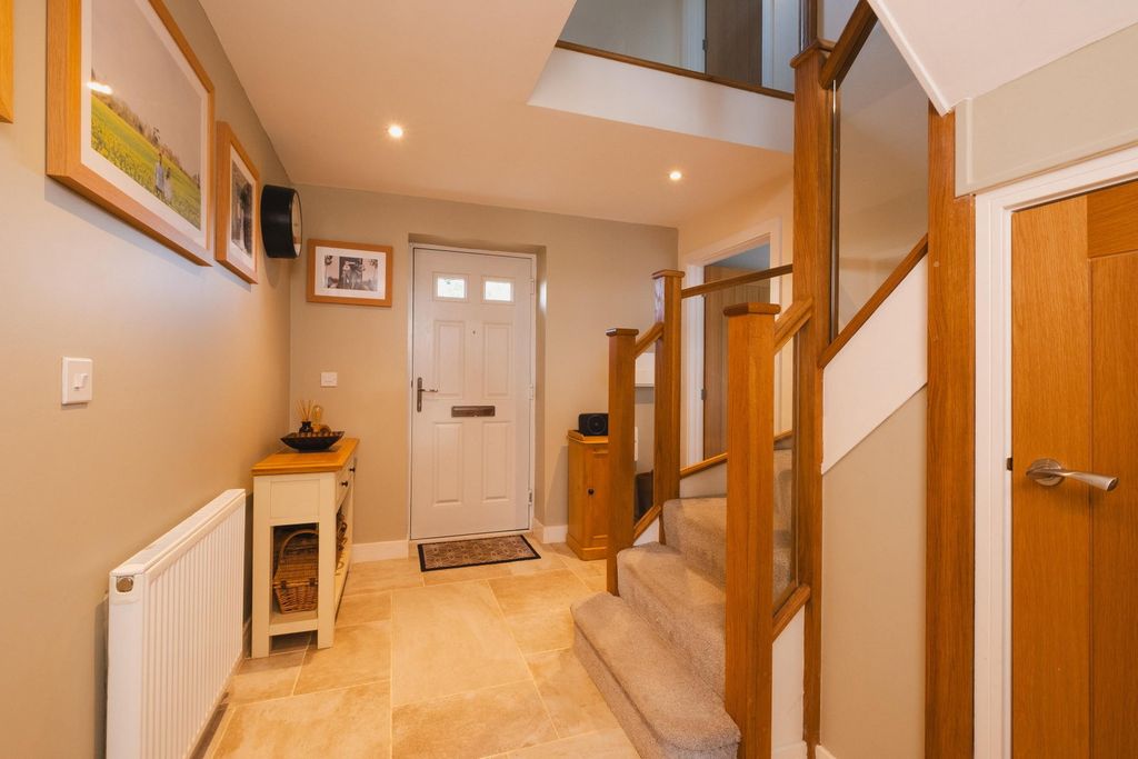 4 bed detached house for saleMalferna View, Hereford, Herefordshire HR2 photo 4