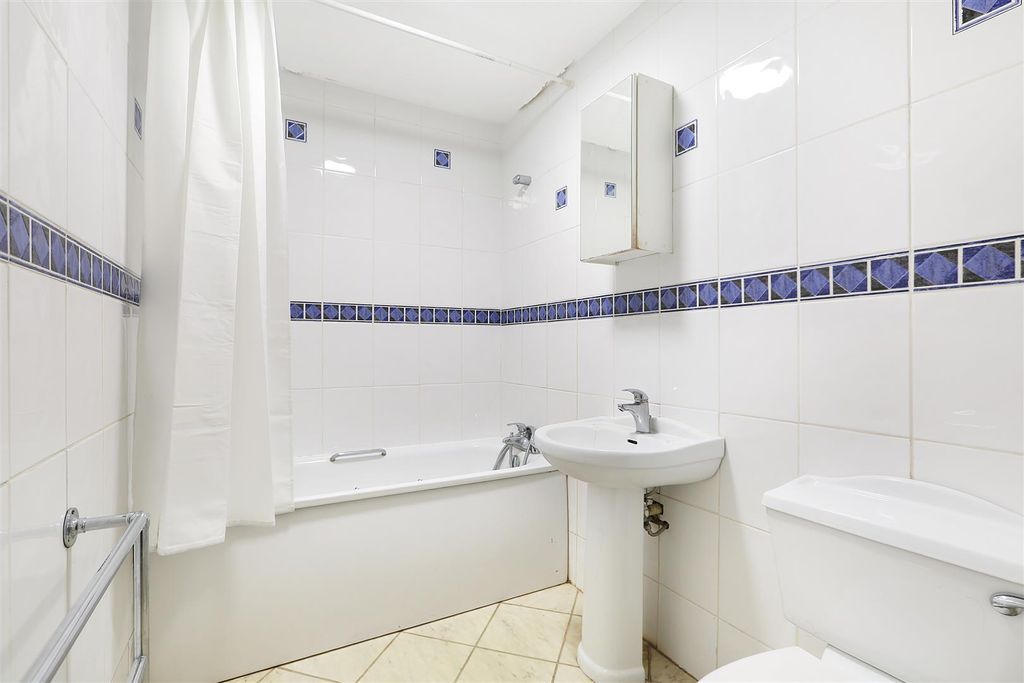 Property photo 3 of 11 Ach_4860.Jpg