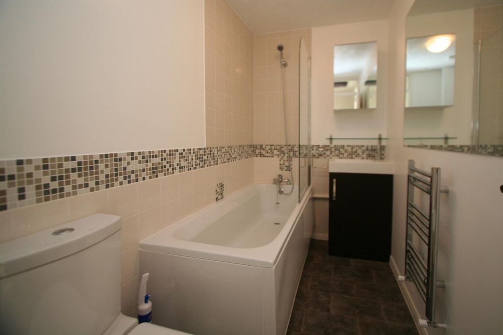 Property photo 3 of 4