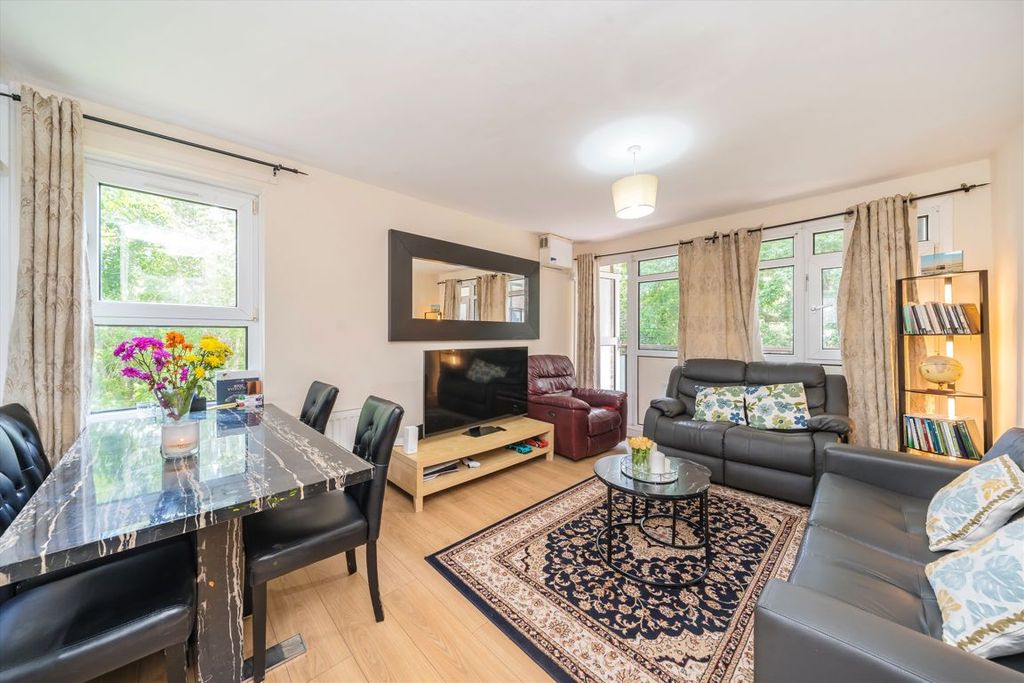 Property photo 1 of 5