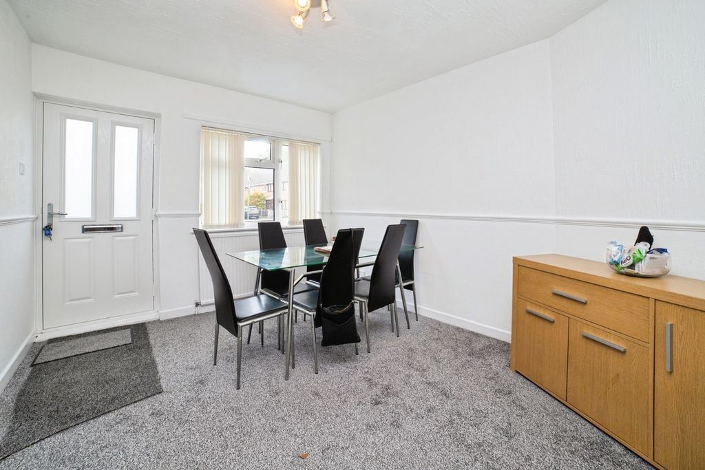 Property photo 3 of 23 Dining Room