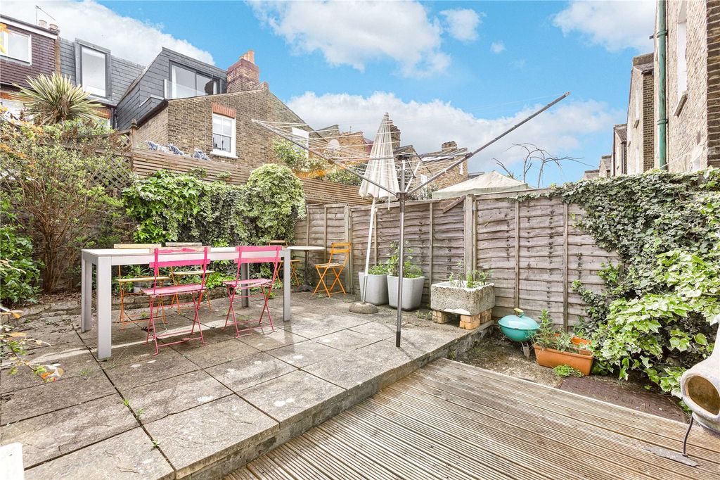 Property photo 2 of 8