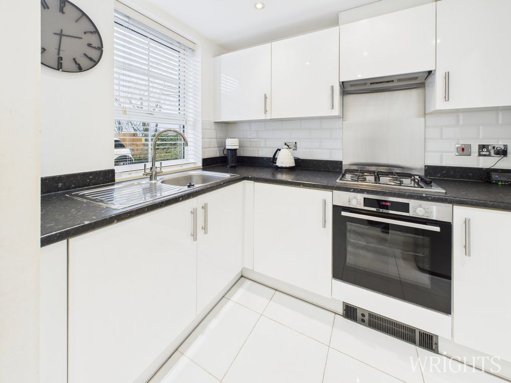 Property photo 3 of 24 Kitchen