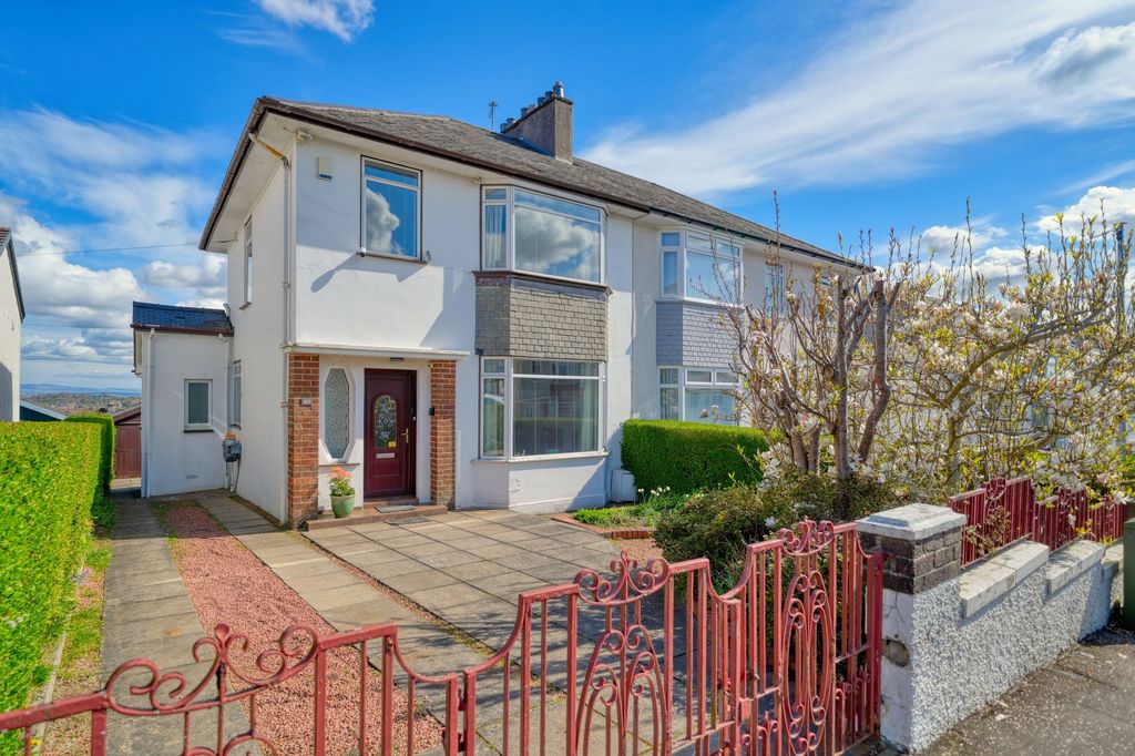 Property photo 1 of 32