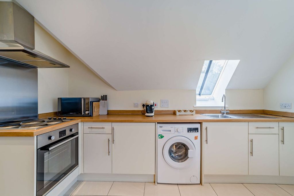 Property photo 3 of 9 Picture No. 10