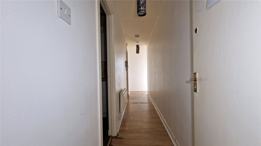 Property photo 3 of 6 Picture No. 02