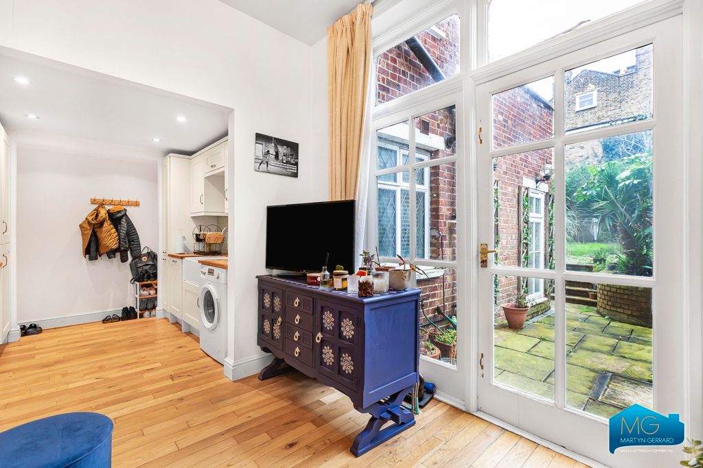 Property photo 2 of 23 Picture No. 26