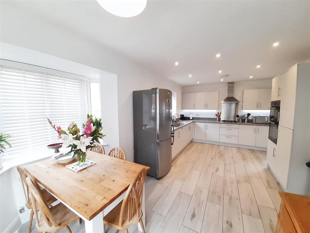 Property photo 2 of 16 Kitchen / Dining Room