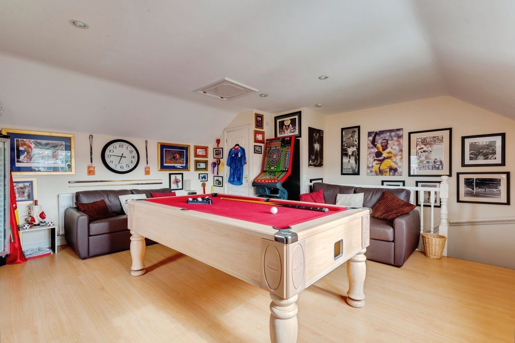 Property photo 3 of 35 Pbox-Img.Jpg