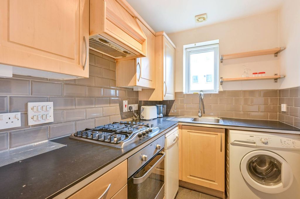 Property photo 3 of 7