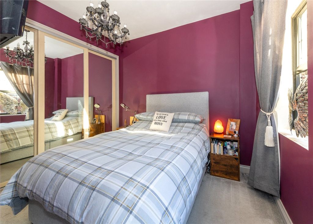 Property photo 2 of 9 Bedroom 1