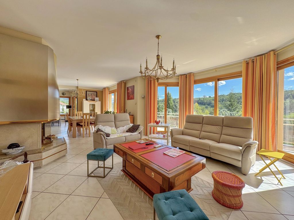 Property photo 2 of 30