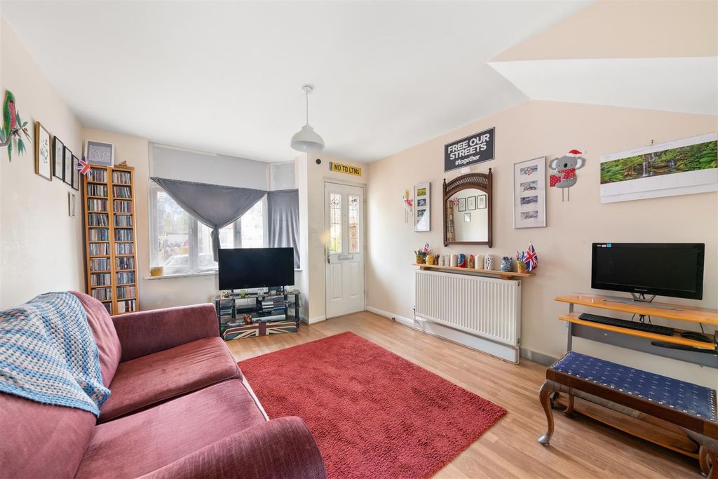 Property photo 3 of 14