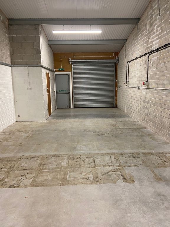 Property photo 3 of 8 Photo 11