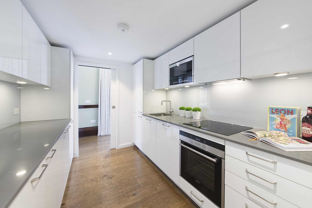 Property photo 2 of 10 Image00002