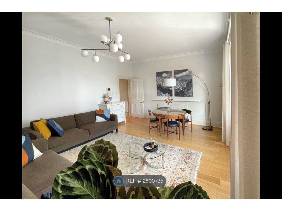 Property photo 2 of 17 Lounge