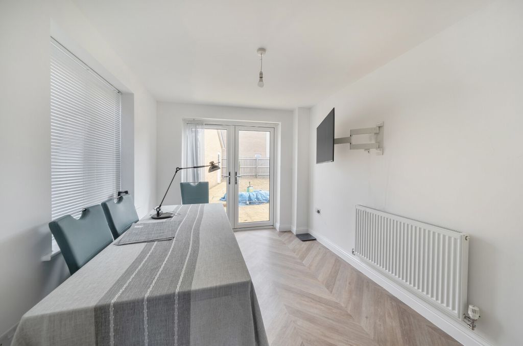 Property photo 3 of 15 1-69E1366B82333-1...
