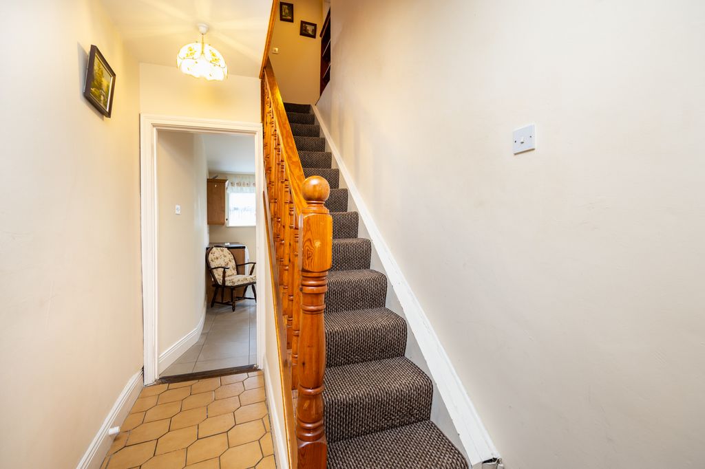 Property photo 3 of 31