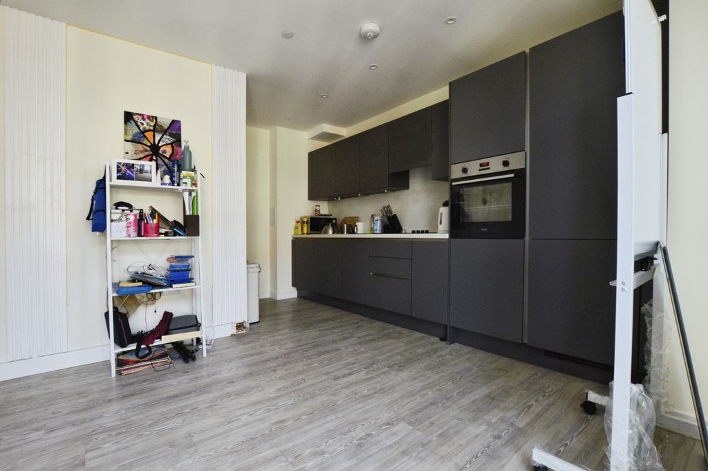 Property photo 2 of 12 Pbox-Img.Jpg