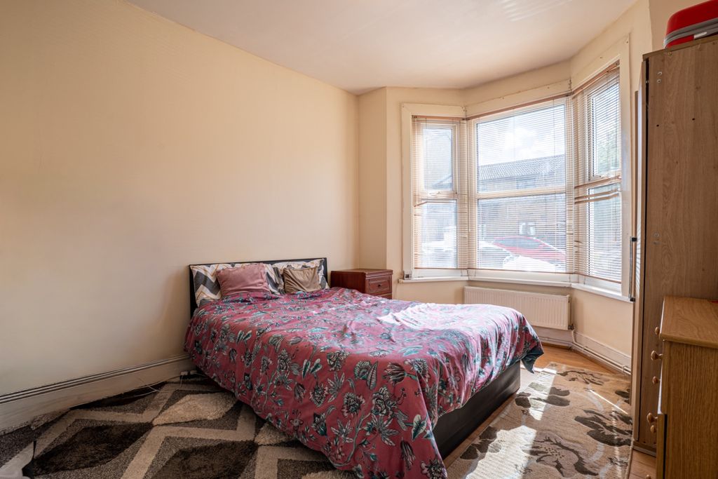 Property photo 3 of 15 5269534
