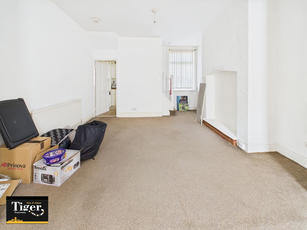 Property photo 3 of 8 Cam02176G0-Pr0668-Still002