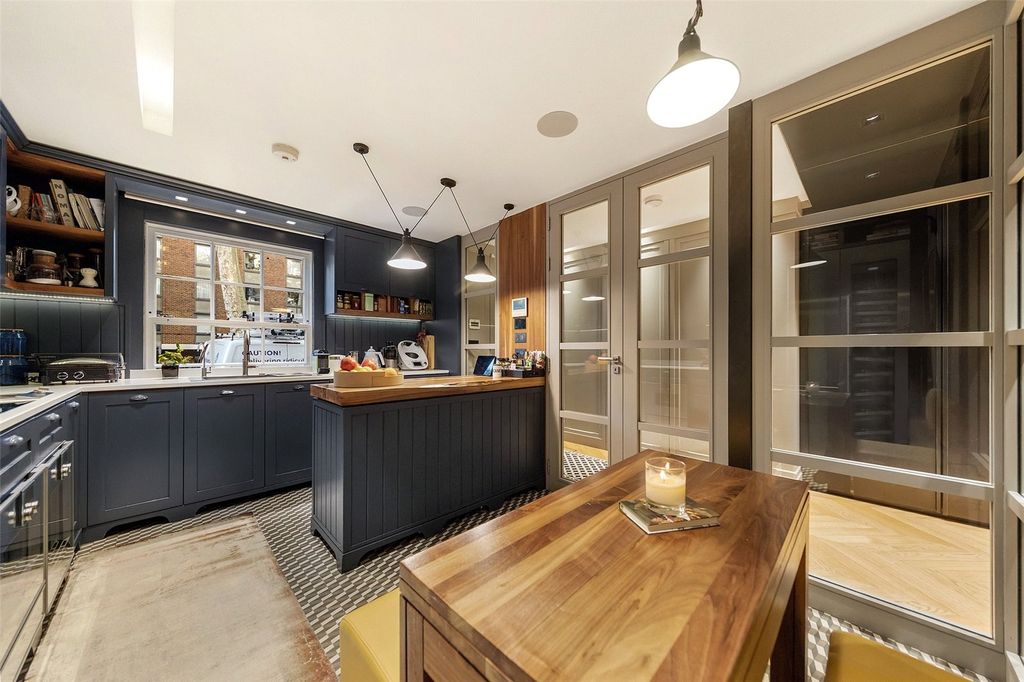 Property photo 3 of 20