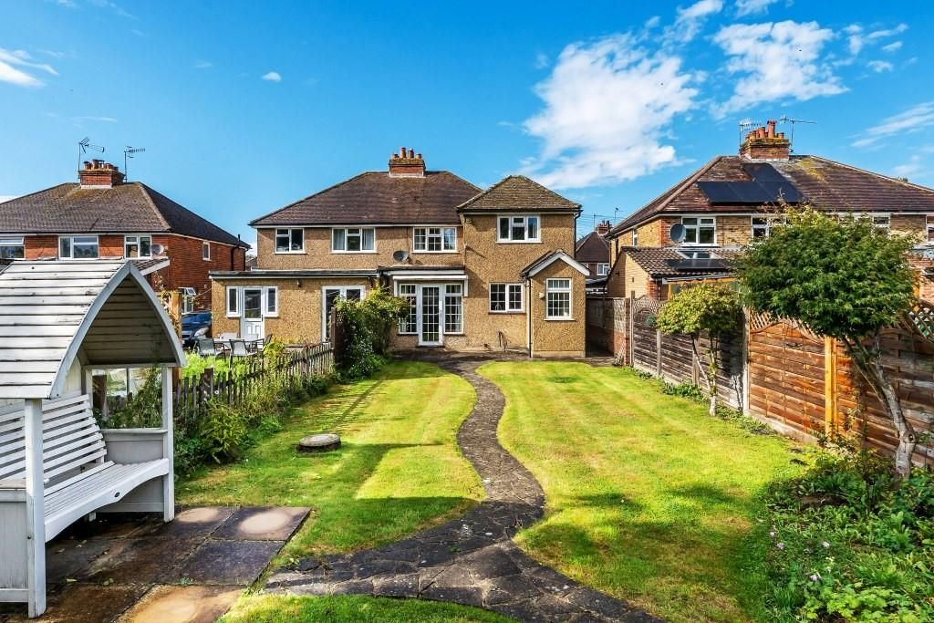Property photo 2 of 14 24-Oakdene-Close-23.Jpg