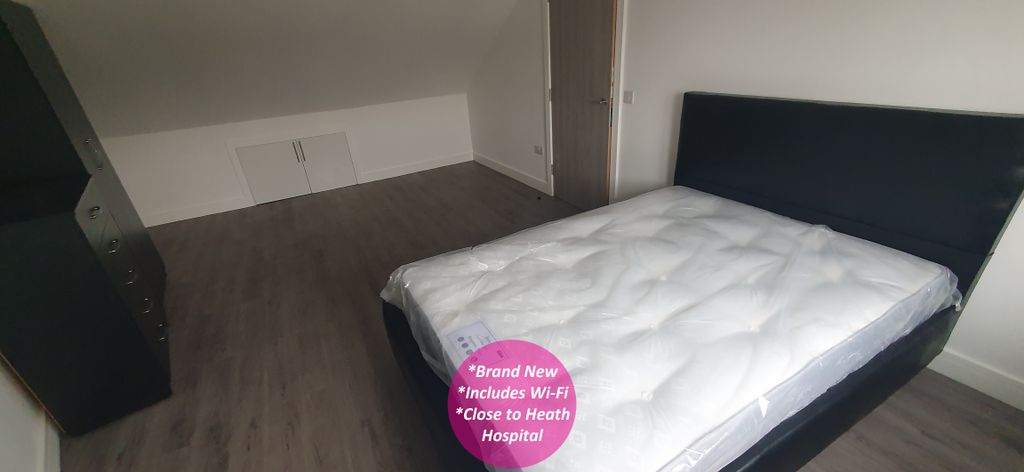 Property photo 2 of 8 Bedroom