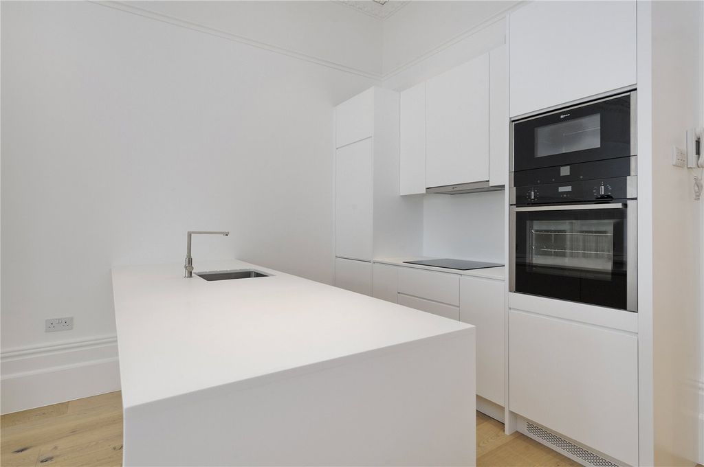 Property photo 2 of 10 Picture No. 13