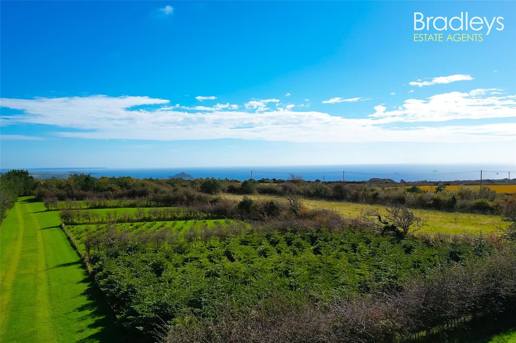 Property photo 3 of 42 Picture No. 02