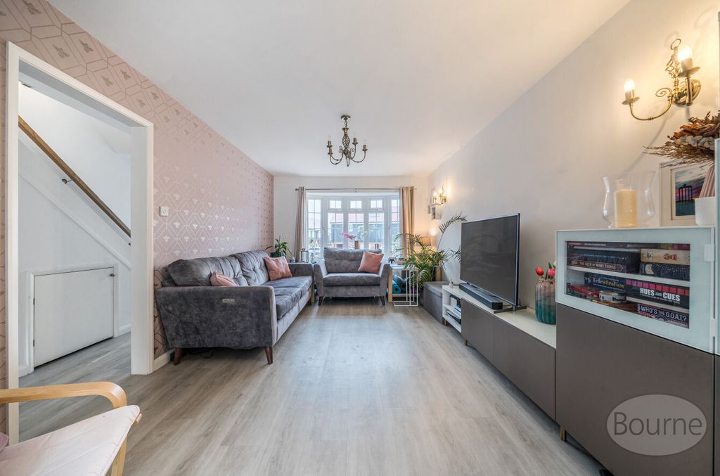 Property photo 3 of 17 Ebf25654-879A-491...