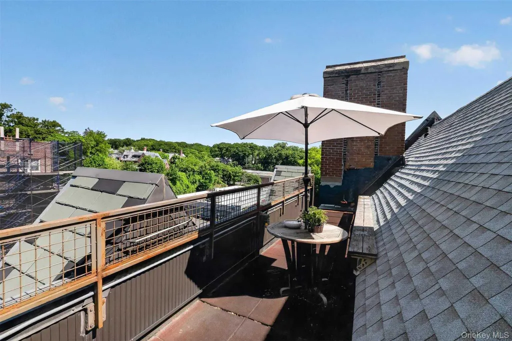 Property photo 3 of 12 <Alttext/>